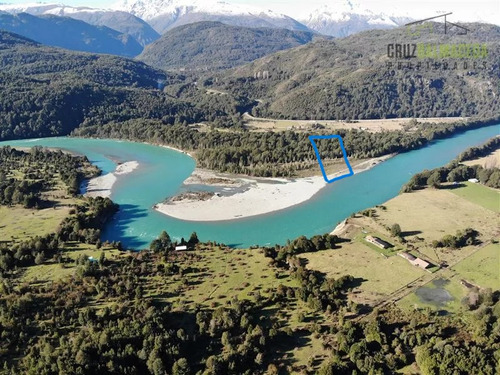 Puerto Urrutia Cercano Al Puelo Libre - Bosque, Luz Y Camino