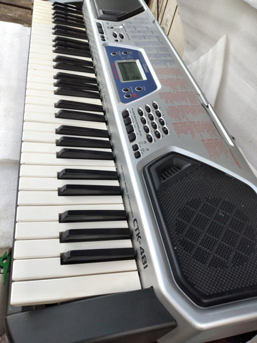 Teclado Casio Ctk 481 Usado Con Partes Rotas +o- Funciona. (Usado)