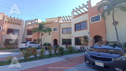 Casa En Venta, 3 Recámaras, 3 Niveles, Cuarto Servicio, Sm 43, Cancún