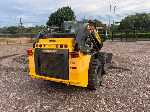Minicargador New Holland L323 Año 2021