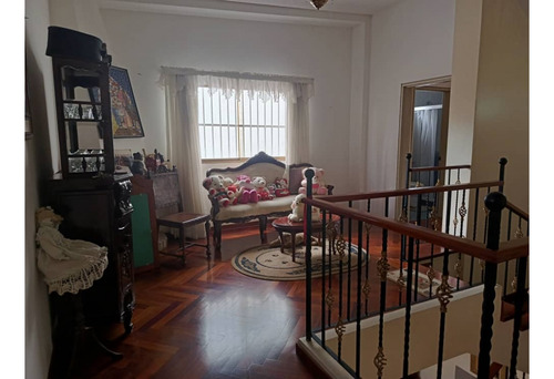 Casa Con Amplios Jardines En Urb Parque El Retiro, San Antonio
