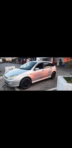 Imagem 3 de 3 de Ford Focus 2002 1.8 5p