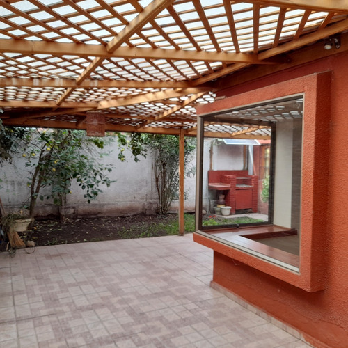 Imagen 3 de 29 de Casa En Pasaje Cerrado. Belleza, Iluminación Y Mucho Más...