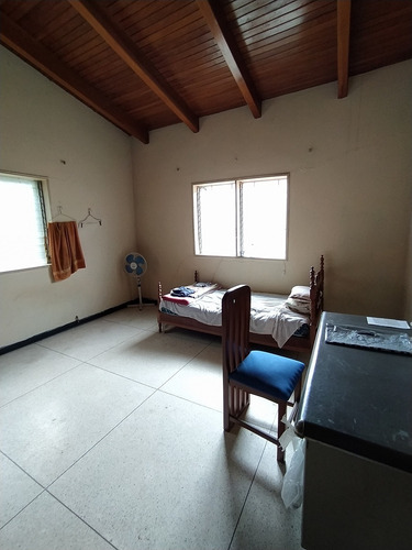 Imagen 9 de 12 de Venta Casa 817 M2 Prados Del Este