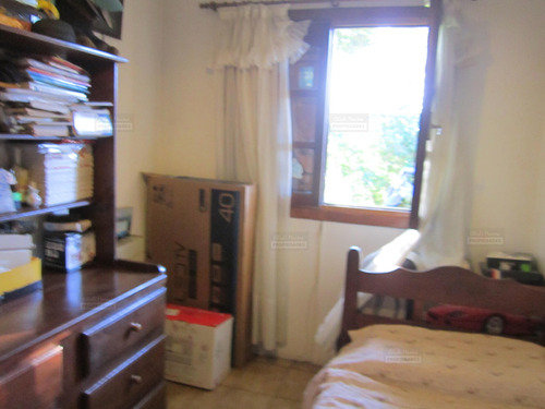 Chalet De 2 Dormitorios, 2 Baños, Con Garage Y Quincho