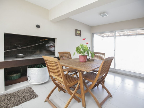 Impecable Penthouse En Pocitos Ref. 4761