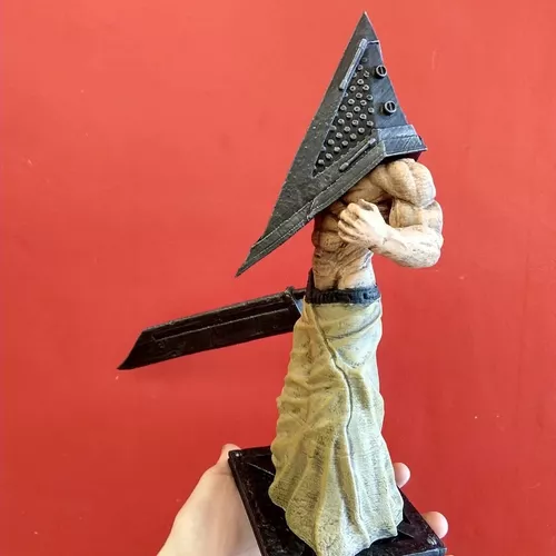 Boneco do Silent Hill - Estátua do Pyramid Head ( Cabeça de Pirâmide ) -  Arte em Miniaturas