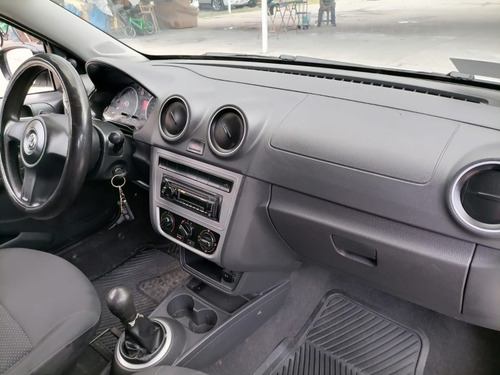 Imagen 14 de 15 de Volkswagen Saveiro 2015 1.6 Highline Ee Mt
