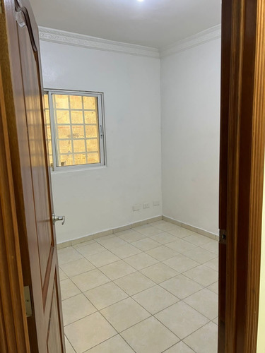 Imagen 3 de 9 de Apartamento 2 Hab, Sala-comedor, Cocina, 1 Baño, Pequeña Area De Lavado, 1 Parqueo, Rd$17,000 (2+1) Incluye Mantenimiento