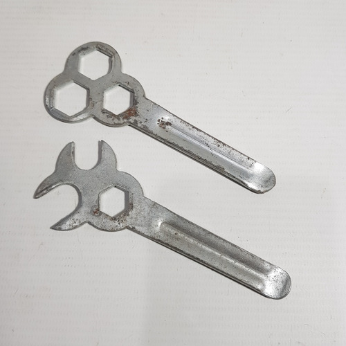 Imagen 4 de 10 de Antiguas Llaves Bicicleta Y Broches Lote X 5 Mag 60070