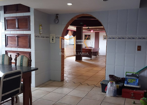 Casa En Venta Urbanización El Araguaney , Vía El Junquito , Caracas