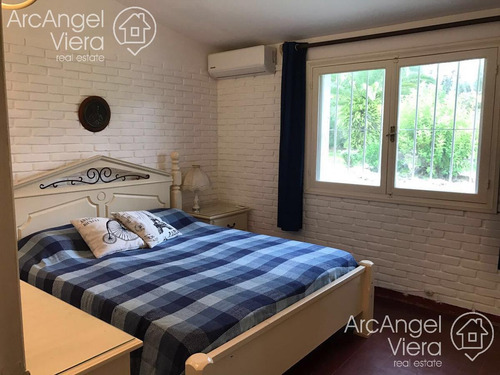 Casa Con Piscina Climatizada En Punta Del Este, Zona Shopping