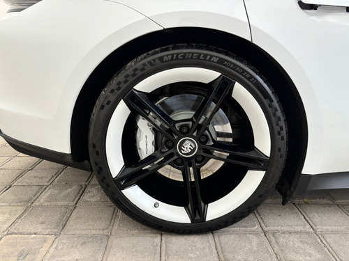 Porsche Taycan 2021