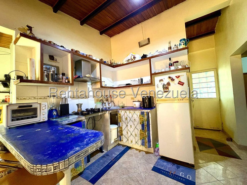 #*25-24573 Venta Acogedora Casa Ubicada En Conjunto Privado La Piedad Sur Cabudare, Lara. Adelaida Armeya