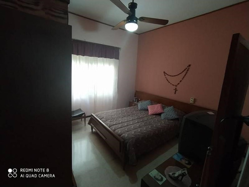 Propiedad En Block - Local, 2 Ph De 3 Ambientes, Y Un Local Y Duplex Para Construir - Lanús Oeste