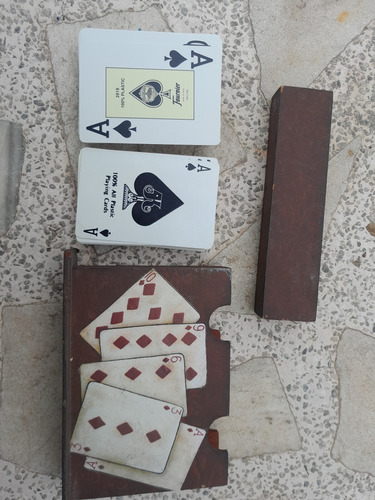 2 Juegos De Naipes Poker ...caja De Madera.leer Descripción 