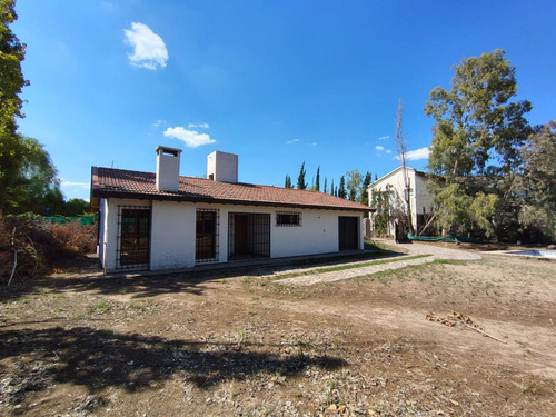 Se Vende Casa En Barrio La Colina,chacras De Coria