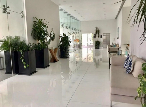 Vive Con Estilo En Argenta Towers, Bosque Real !