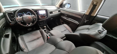 Imagem 9 de 13 de Mitsubishi Outlander 3.0 Mivec V6 Gasolina Hpe-s Awd