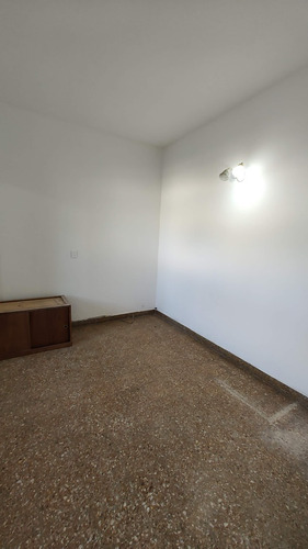Casa 2 Amb C/patio Y Terraza!