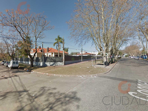 Terreno En Carrasco Norte Zona De Colegios, A Pasos De Av Italia.