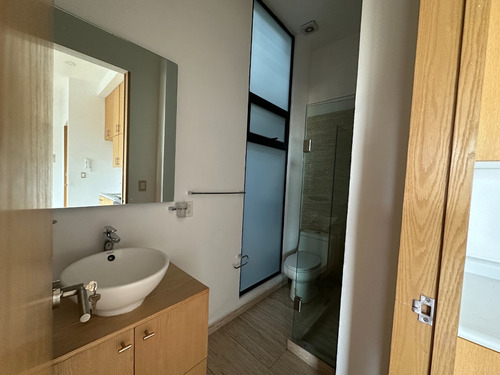 Venta De Departamento En Excelente Zona Con Balcón