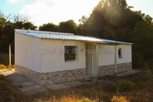 Imagen 2 de 13 de En Venta Casa De Dos Dormitorios Colonia Del Sacramento