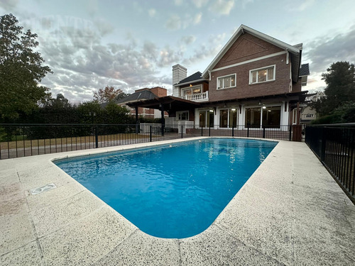Importante Casa En Venta En Saint Thomas Sur 4 Dormitorios Escritorio Y Dependencias