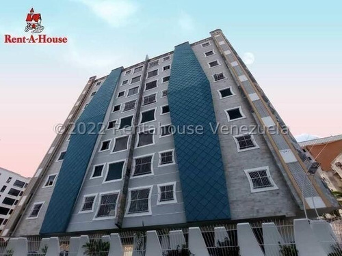 Imagen 1 de 10 de Apartamento En Venta, Ubicado En La Urb. Los Chaguaramos, Maracay -24276