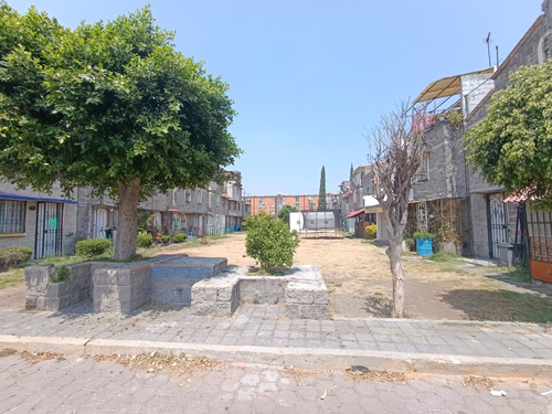 Casa 3 Recamaras Con Estudio, Cocina Integral, Acabados Lujo