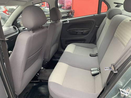 Imagem 8 de 9 de Volkswagen Voyage 1.0 8v