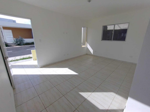 Casa Nueva Ubicada En Caleta, La Romana