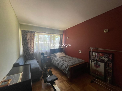 Departamento En Venta De 3 Dorm. 2 Baños En Las Condes