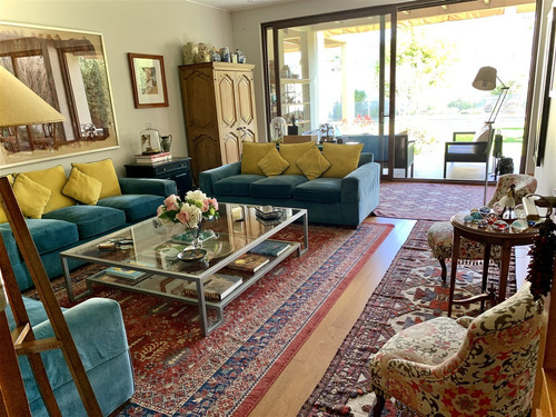 Condominio / Avenida La Dehesa / Bernardo Larraín