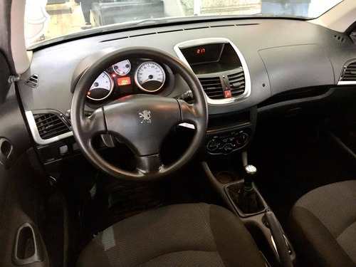 Imagem 5 de 13 de Peugeot 207 1.4 Active 8v Flex 4p Manual