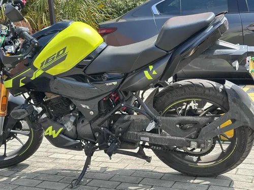 Moto Hero Hunk 2025 Casi Nueva Con Seguro Todo Riesgo