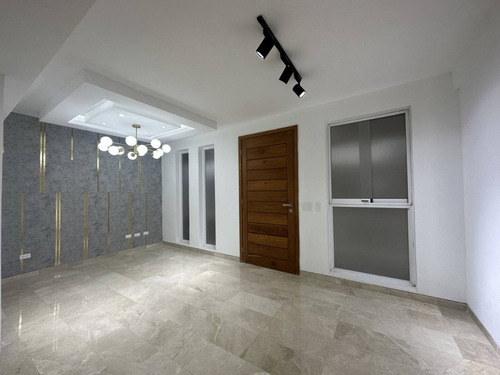 Leidy Galviz Vende Townhouse En Mañongo Cod 206627