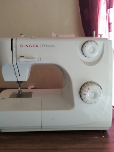 Máquina De Coser Singer Prelude 