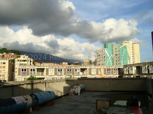 Mls #25-2853 A Pocos Pasos De La Av. San Martín