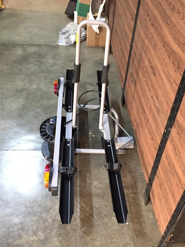 Imagem 4 de 12 de Bagageiro Transbike Para Engate 2 Bikes Com Sinalizador