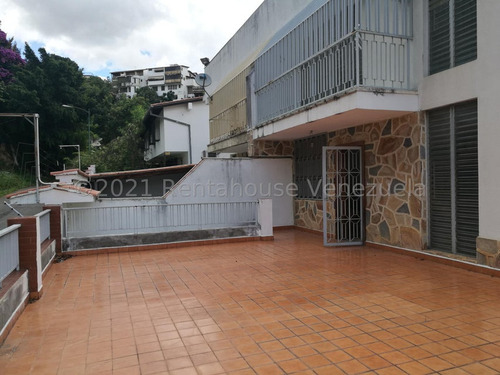 Vendo Quinta Con Mas De 1000mst2 Y Sistema De Aire Acondicionado Central, Visitala, Se Escuchan Ofertas. En El Marques. Mls #24-5305.