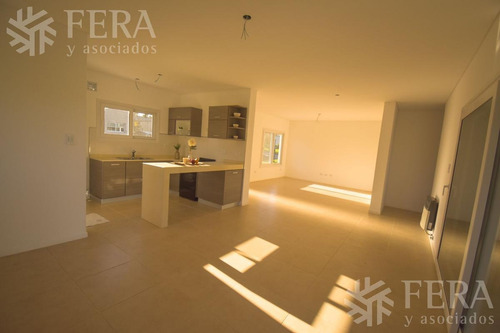 Imagen 5 de 12 de Venta De Casa 3 Ambientes En Fincas De Hudson (24242)
