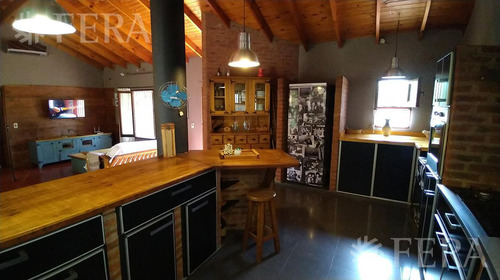 Venta Casa 4 Ambientes Con Piscina, Quincho Con Parrilla Y Galería En Coronel Brandsen
