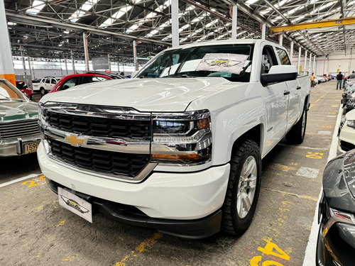 Chevrolet Silverado 5.4 2500 Doble Cabina Ls 4x2 At