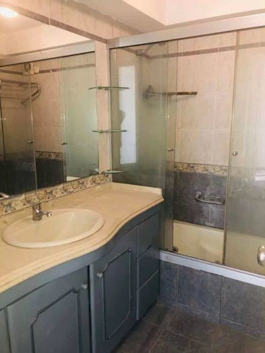 Venta Apartamento En Pocitos. 3 Dormitorios. 2 Cocheras.