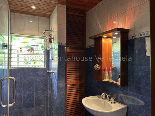 Casa En Venta En Macaracuay Caracas Calle Cerrada Piscina Parrillera Jacuzzi