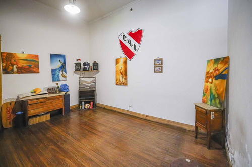 Disfruta De Una Casa Con Jardin, Quincho Y Garage - 5 Ambientes!
