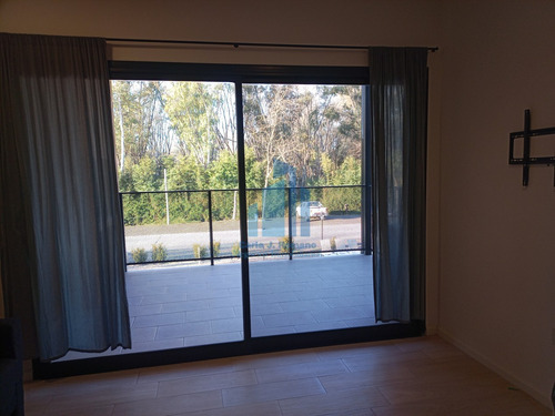 Alquiler Departamento 2 Ambientes Con Cochera Y Piscina En Pilar