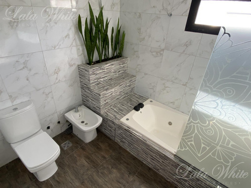 Casa En Venta En Saint Thomas Este, Canning