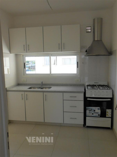 Imagen 11 de 20 de Departamento De 2 Amb. Con Balcon A Estrenar